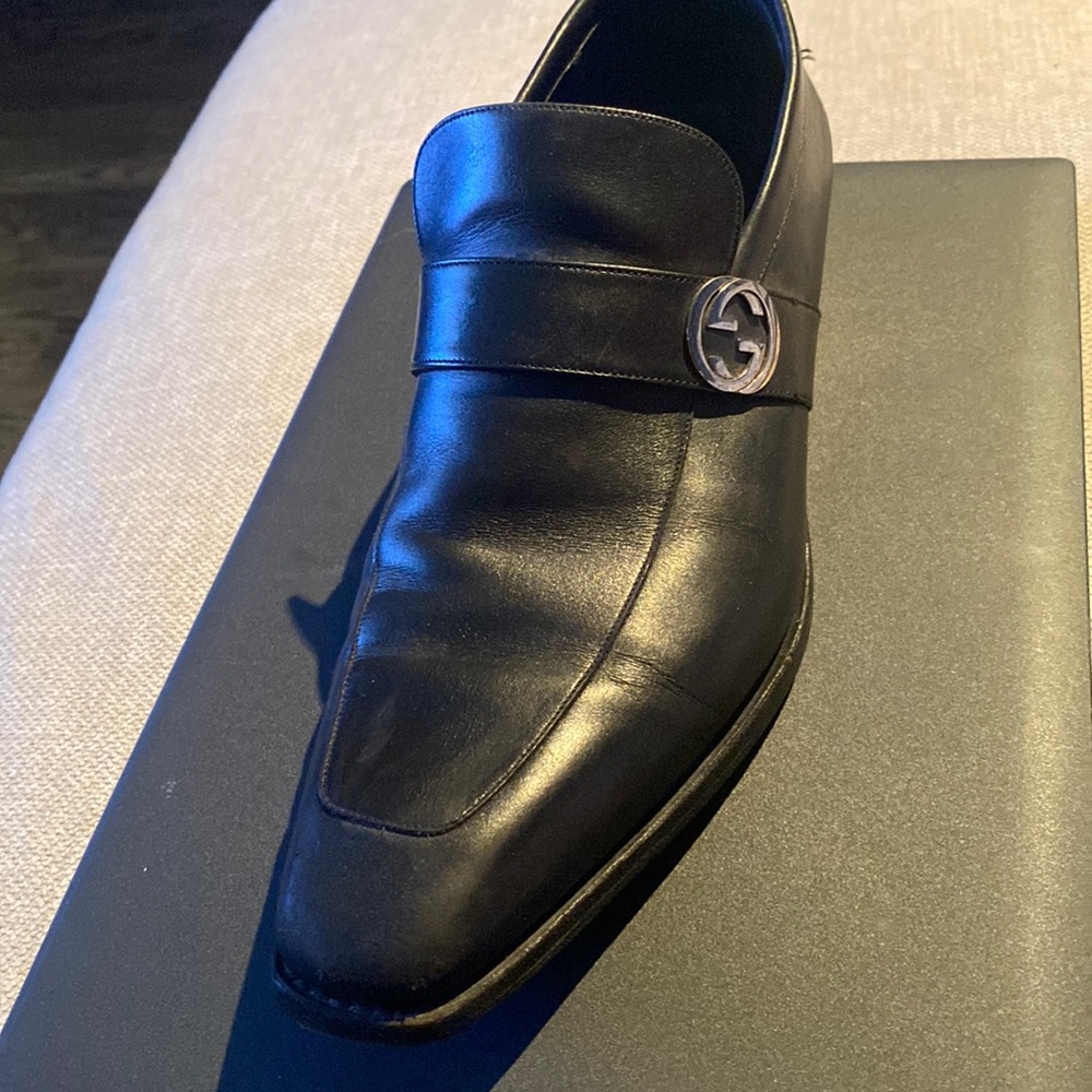 Box iconic Gucci Dress shoes w/the Silver G’s. Comes with original box